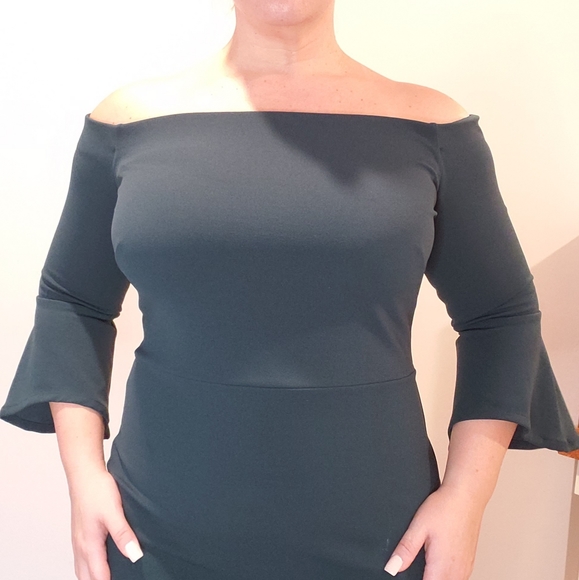 Holiday Off the shoulder Hunter green dress - Picture 2 of 3